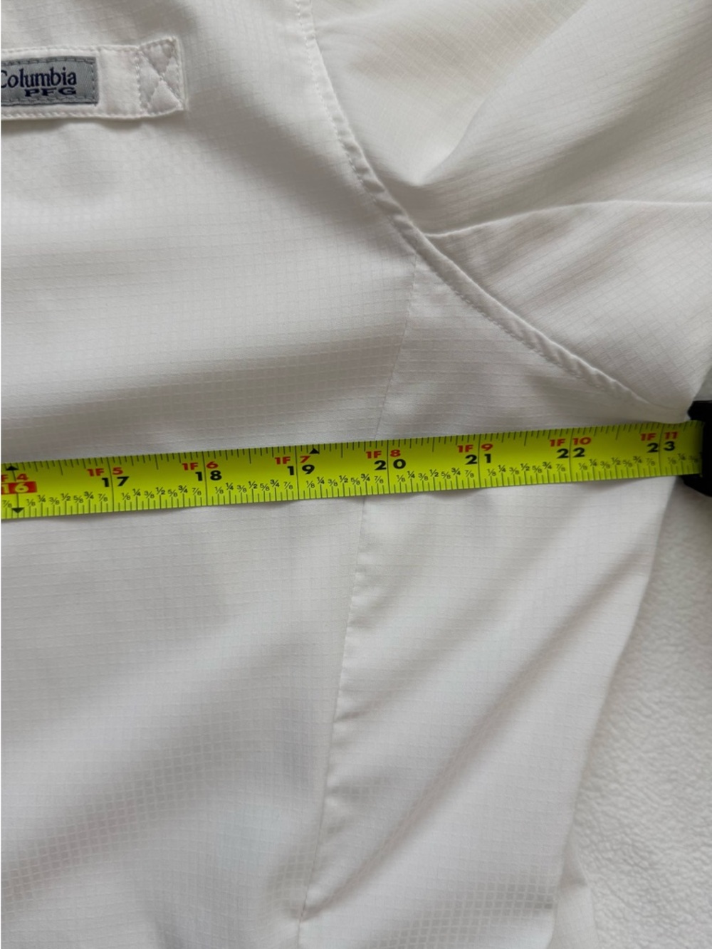 Columbia Ladies White Short-Sleeve Button-Up Shirt - Picture 6 of 6